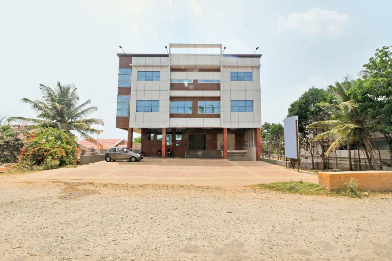 Oyo 29405 Leela Paradise Hassan Exterior foto