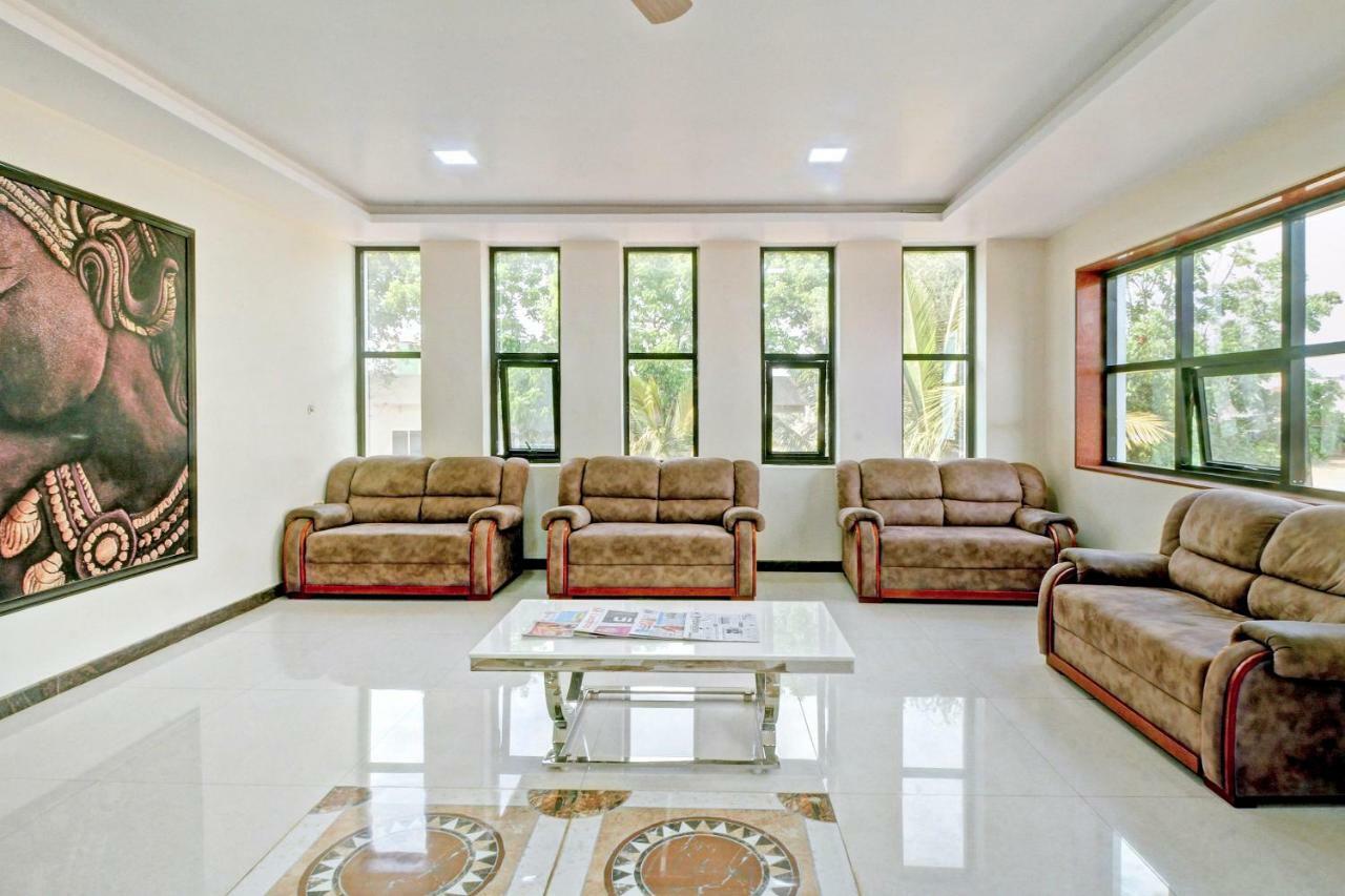 Oyo 29405 Leela Paradise Hassan Exterior foto